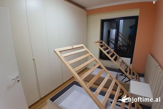 Shtepi me qera Apartament ne Tirane, 2+1, Mobilimi E mobiluar, Pagesa 650  Euro.
