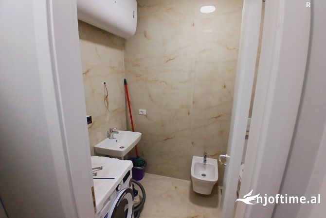Shtepi me qera Apartament ne Tirane, 2+1, Mobilimi E mobiluar, Pagesa 650  Euro.