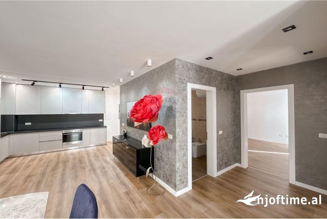 Shtepi ne shitje Apartament ne Tirane, 2+1, Mobilimi E mobiluar, Pagesa 264,000  Euro.