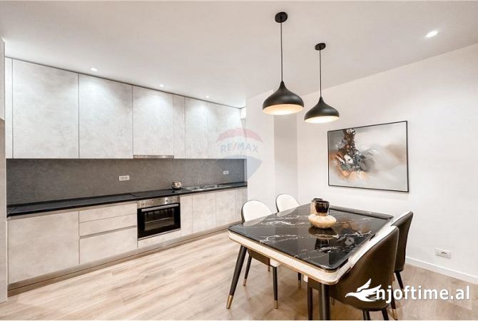 Shtepi ne shitje Apartament ne Tirane, 2+1, Mobilimi E mobiluar, Pagesa 285,000  Euro.