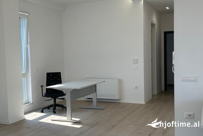 Ambient biznesi me qera 3+1 ne Tirane - 1,500 Euro