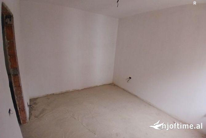 Shtepi ne shitje 3+1 ne Tirane - 235,000 Euro
