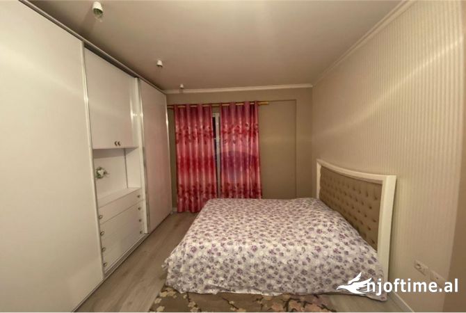 Shtepi me qera Apartament ne Tirane, 2+1, Mobilimi E mobiluar, Pagesa 700  Euro.
