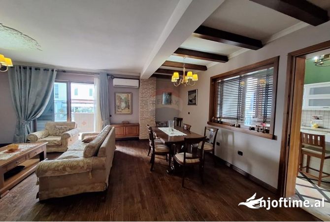 Shtepi me qera 2+1 ne Tirane - 1,000 Euro