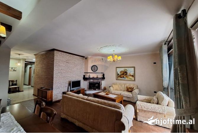 Shtepi me qera 2+1 ne Tirane - 1,000 Euro