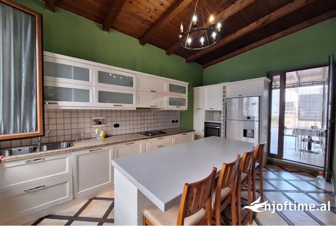 Shtepi me qera 2+1 ne Tirane - 1,000 Euro