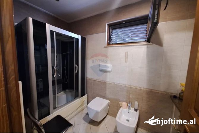 Shtepi me qera Apartament ne Tirane, 2+1, Mobilimi E mobiluar, Pagesa 1,000  Euro.