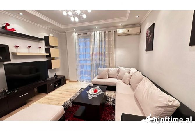Shtepi me qera 2+1 ne Tirane - 700 Euro