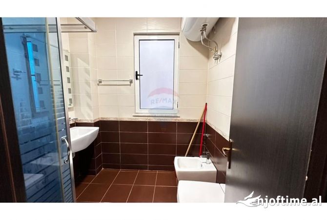 Shtepi me qera Apartament ne Tirane, 2+1, Mobilimi E mobiluar, Pagesa 700  Euro.