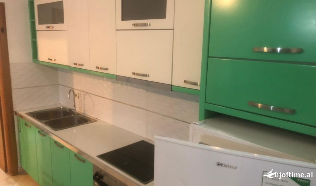 Shtepi me qera Apartament ne Tirane, 2+1, Mobilimi E mobiluar, Pagesa 430  Euro.