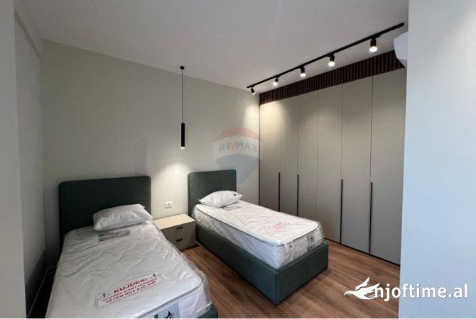 Shtepi me qera Apartament ne Tirane, 2+1, Mobilimi E mobiluar, Pagesa 1,000  Euro.