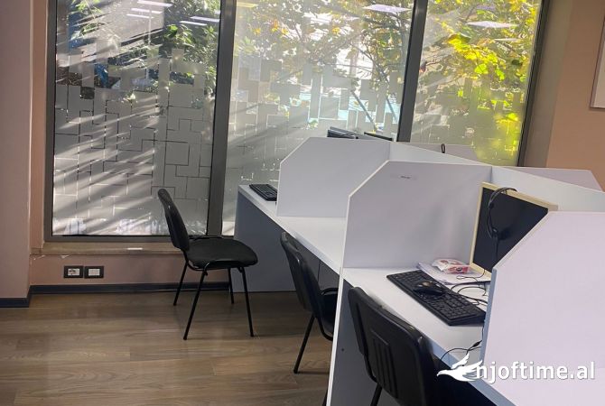 Ambient biznesi me qera 3+1 ne Tirane - 3,500 Euro