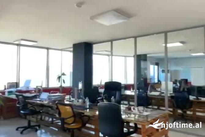 Ambient biznesi me qera 3+1 ne Tirane - 2,500 Euro