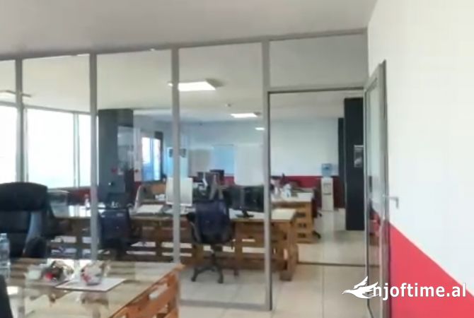 Ambient biznesi me qera 3+1 ne Tirane - 2,500 Euro