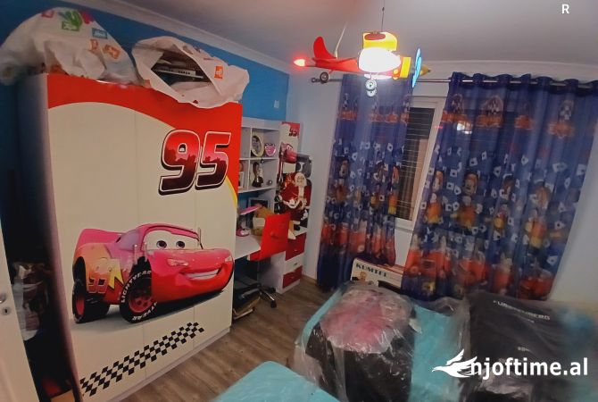 Shtepi ne shitje Apartament ne Tirane, 2+1, Mobilimi E mobiluar, Pagesa 129,000  Euro.