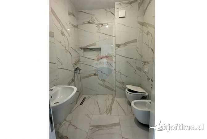 Shtepi me qera 2+1 ne Tirane - 700 Euro