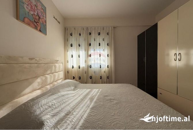 Shtepi me qera Apartament ne Tirane, 1+1, Mobilimi E mobiluar, Pagesa 750  Euro.