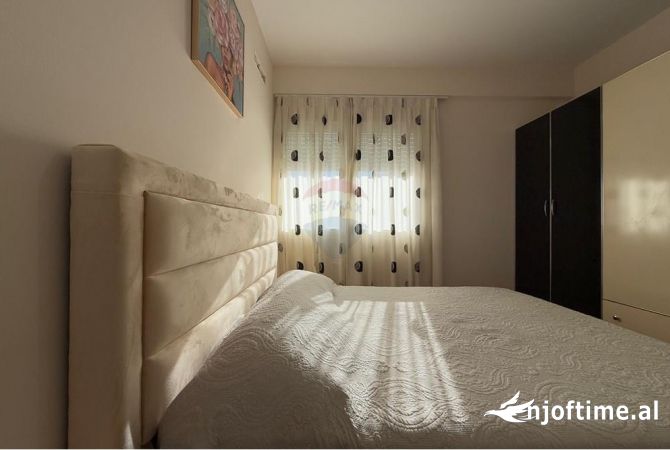 Shtepi me qera Apartament ne Tirane, 1+1, Mobilimi E mobiluar, Pagesa 750  Euro.