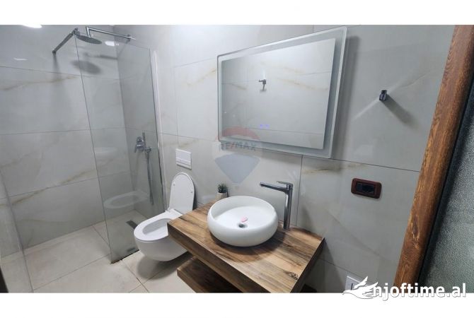 Shtepi me qera Apartament ne Tirane, 1+1, Mobilimi E mobiluar, Pagesa 400  Euro.