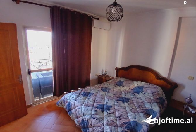 Shtepi me qera 2+1 ne Tirane - 650 Euro
