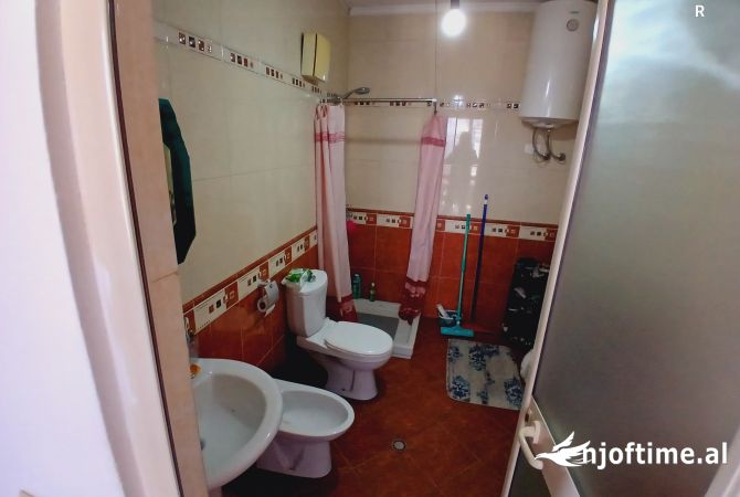 Shtepi me qera 2+1 ne Tirane - 650 Euro