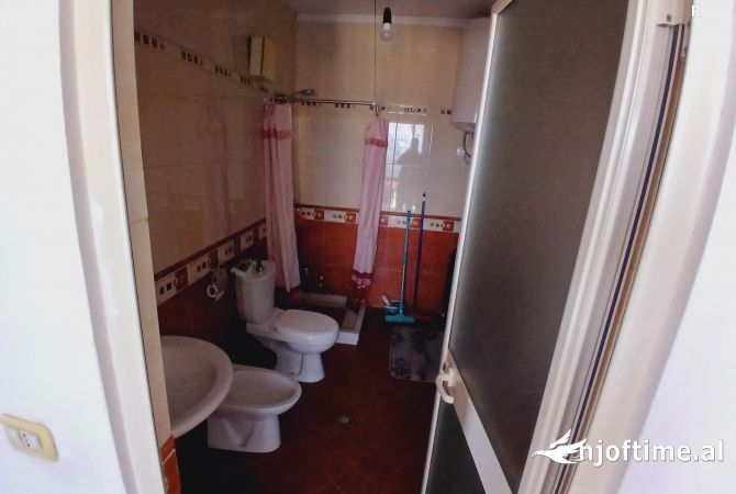 Shtepi me qera Apartament ne Tirane, 2+1, Mobilimi E mobiluar, Pagesa 650  Euro.