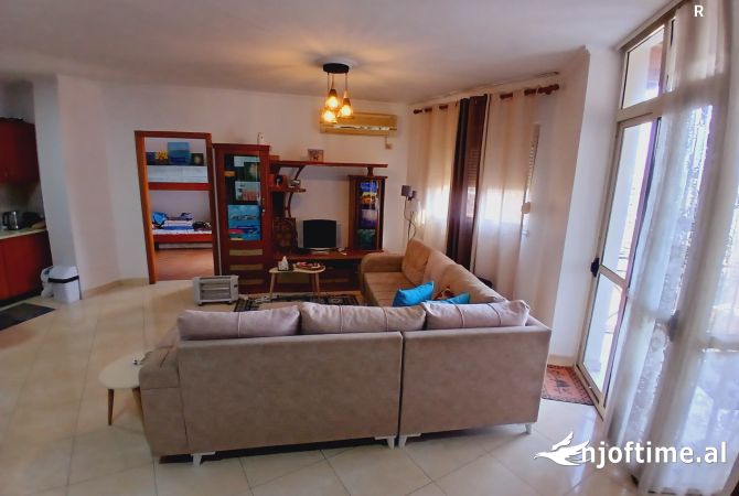 Shtepi me qera Apartament ne Tirane, 2+1, Mobilimi E mobiluar, Pagesa 650  Euro.