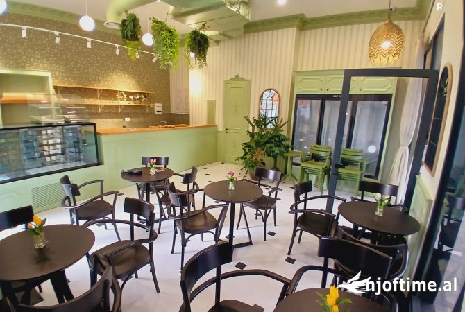 Ambient biznesi me qera 2+1 ne Tirane - 1,500 Euro