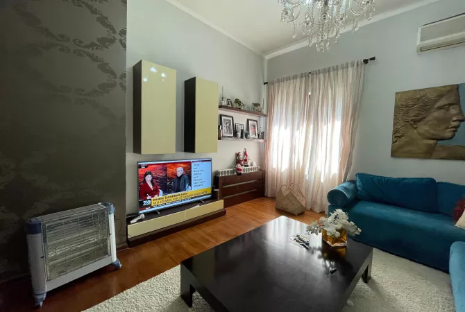 Shtepi me qera Apartament ne Tirane, 2+1, Mobilimi E mobiluar, Pagesa 900  Euro.