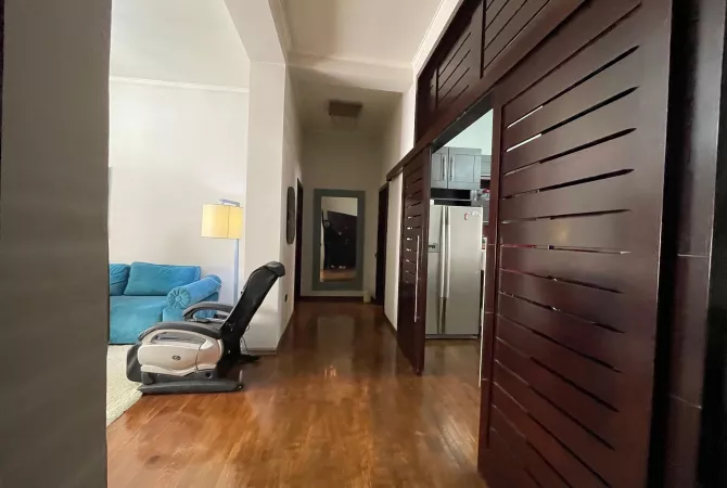 Shtepi me qera Apartament ne Tirane, 2+1, Mobilimi E mobiluar, Pagesa 900  Euro.