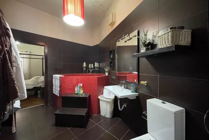 Shtepi me qera Apartament ne Tirane, 2+1, Mobilimi E mobiluar, Pagesa 900  Euro.