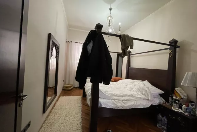 Shtepi me qera Apartament ne Tirane, 2+1, Mobilimi E mobiluar, Pagesa 900  Euro.