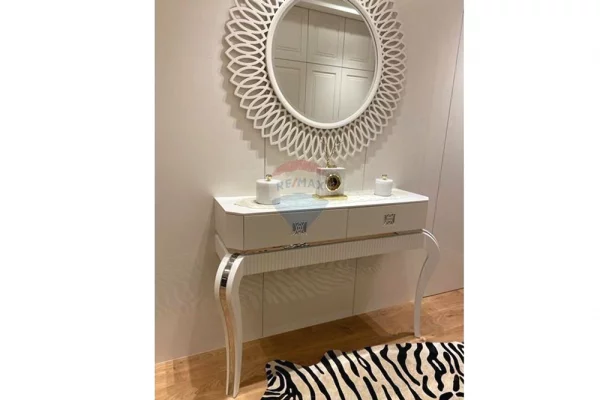 Shtepi ne shitje Apartament ne Tirane, 3+1, Mobilimi E mobiluar, Pagesa 355,000  Euro.