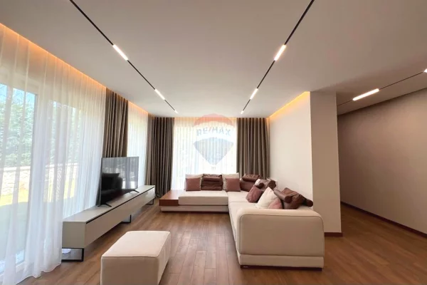 Shtepi me qera 4+1 ne Tirane - 4,000 Euro