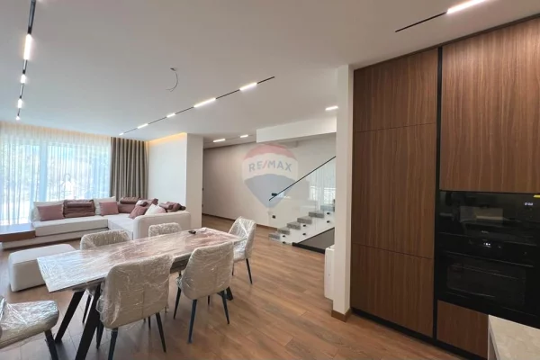 Shtepi me qera 4+1 ne Tirane - 4,000 Euro