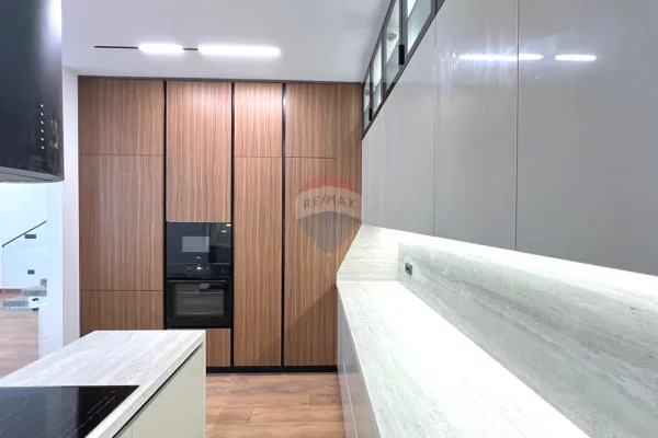 Luxury villas for rent in Tirana 4+1, Furnished