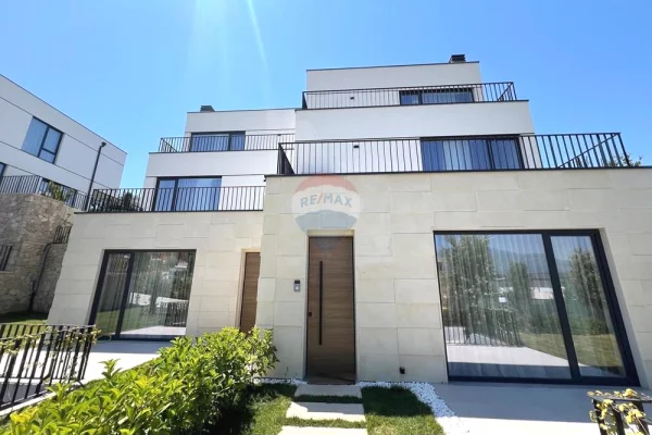 Luxury villas for rent in Tirana 4+1, Furnished