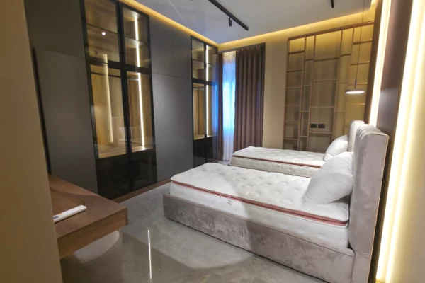 Shtepi me qera Apartament ne Tirane, 3+1, Mobilimi E mobiluar, Pagesa 3,000  Euro.