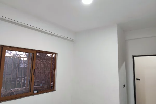 Shtepi me qera Apartament ne Tirane, 2+1, Mobilimi Pjeserisht e mobiluar, Pagesa 30,000  Leke.