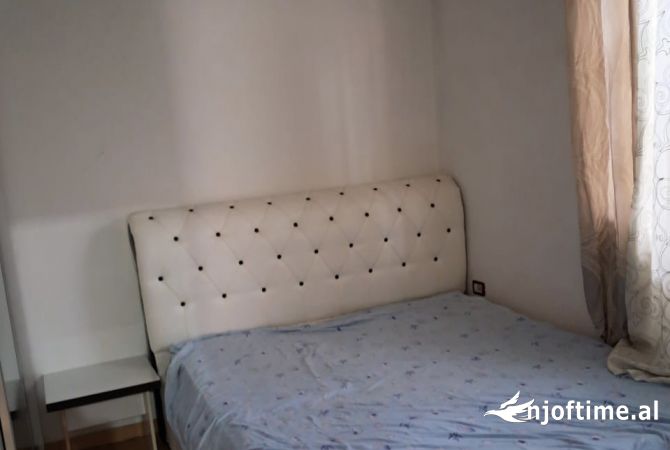 Shtepi me qera 1+1 ne Tirane - 30,000 Leke