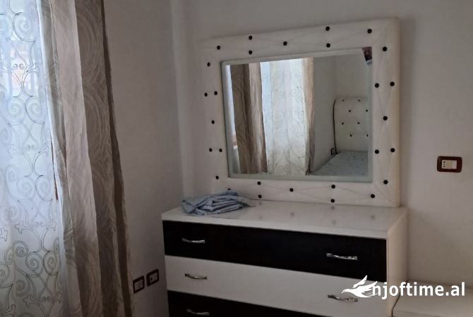 Shtepi me qera 1+1 ne Tirane - 30,000 Leke