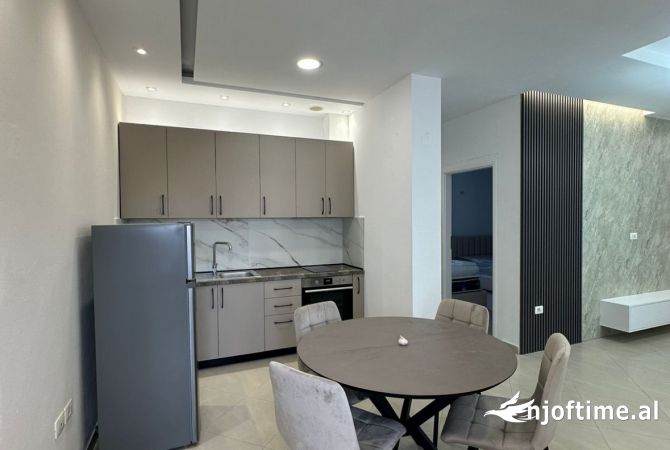 Shtepi me qera 1+1 ne Tirane - 50,000 Leke