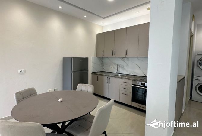 Shtepi me qera 1+1 ne Tirane - 50,000 Leke