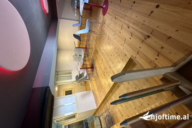 Ambient biznesi me qera 2+1 ne Tirane - 1,500 Euro
