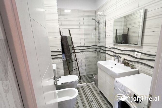 Shtepi me qera 2+1 ne Tirane - 700 Euro