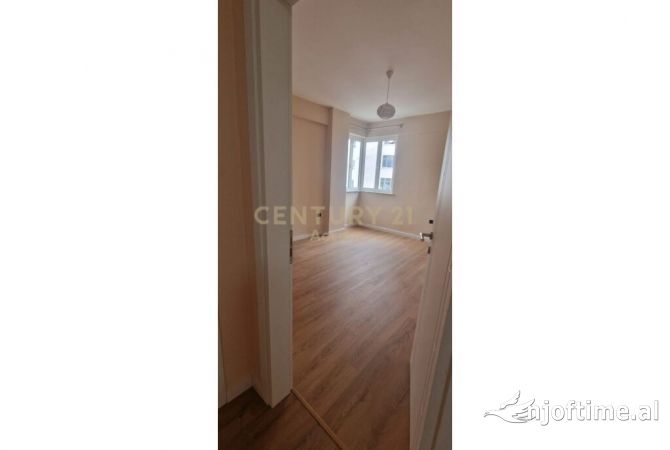 Shtepi me qera 2+1 ne Tirane - 700 Euro