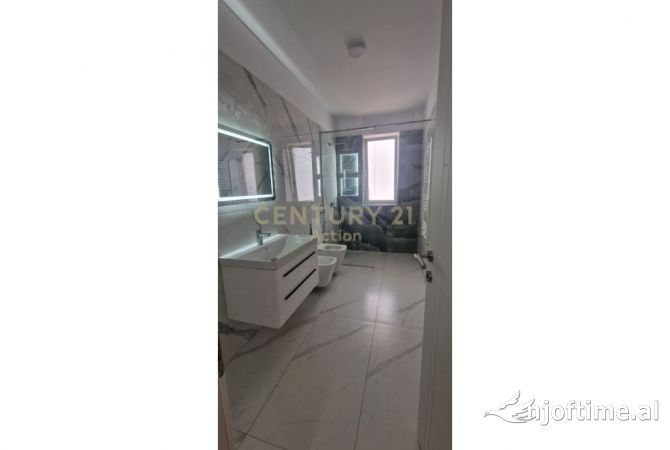 Shtepi me qera 2+1 ne Tirane - 700 Euro