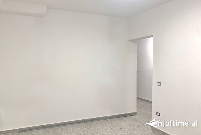 AMBIENT PER ZYRA PRANE ZOGUT TE ZI 600 EURO