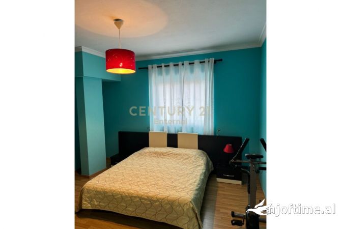 Shtepi me qera 2+1 ne Tirane - 700 Euro