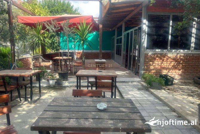 Ambient biznesi me qera 2+1 ne Tirane - 2,000 Euro